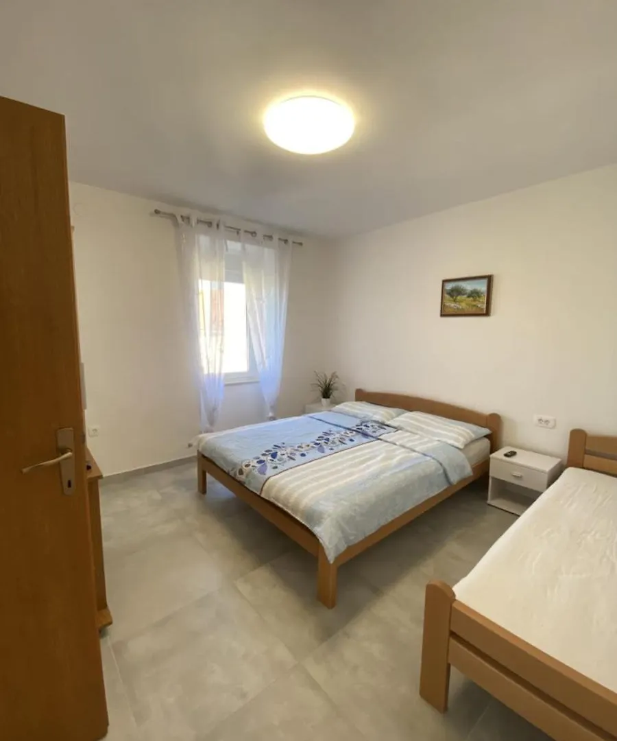 Apartment Apartmani Radosav Šilo Kroatien